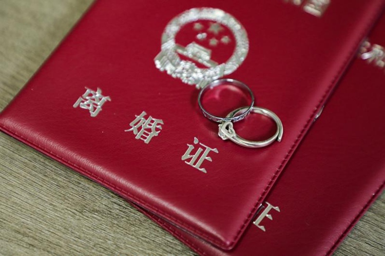 冠领律师代理广东离婚纠纷案，助女子摆脱不幸婚姻